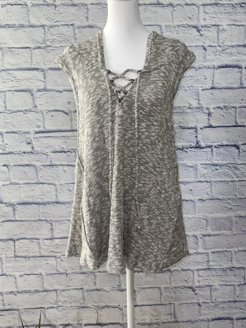 We the Free Sleeveless Hoodie L Gray Marled Knit Lace Up